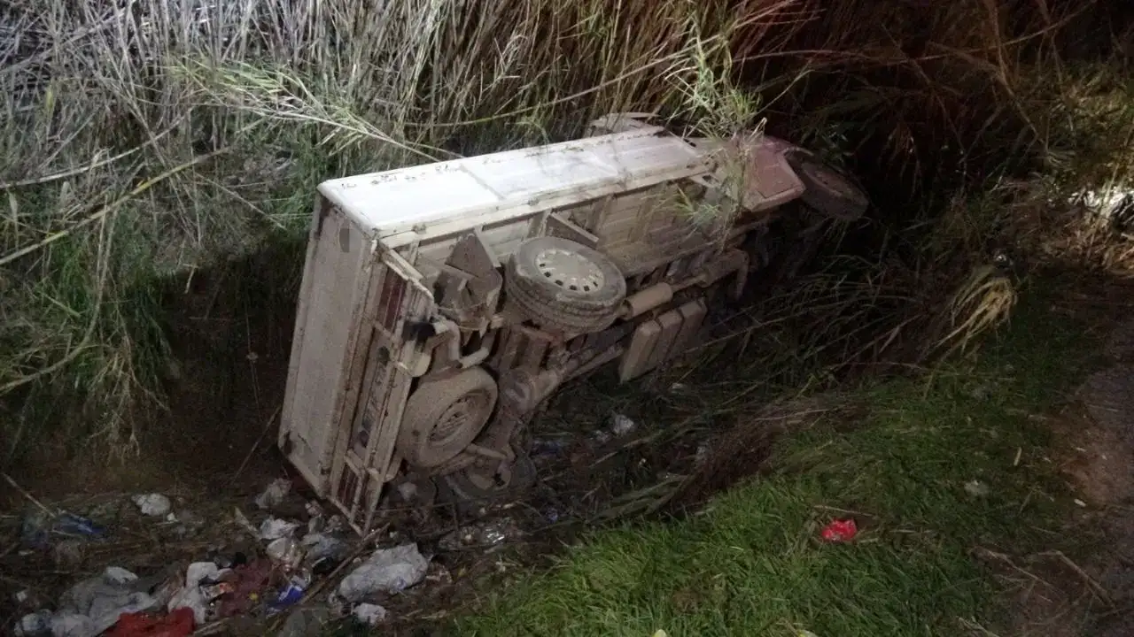 Sulama Kanalına Uçan Alkollü Sürücü Polislerden Polis İstedi! 3